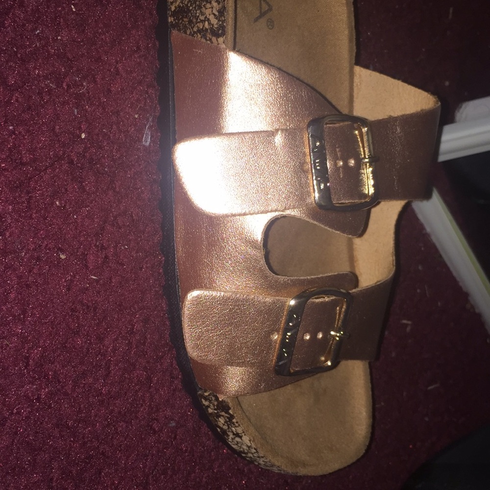Sandals - Picture 2 of 4